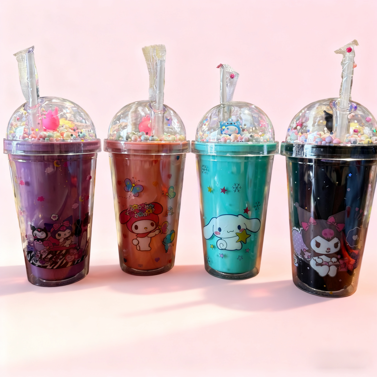 Botellas de Bebida con Tapa de Cúpula Transparente y Popote, con Diseños de Sanrio Anime