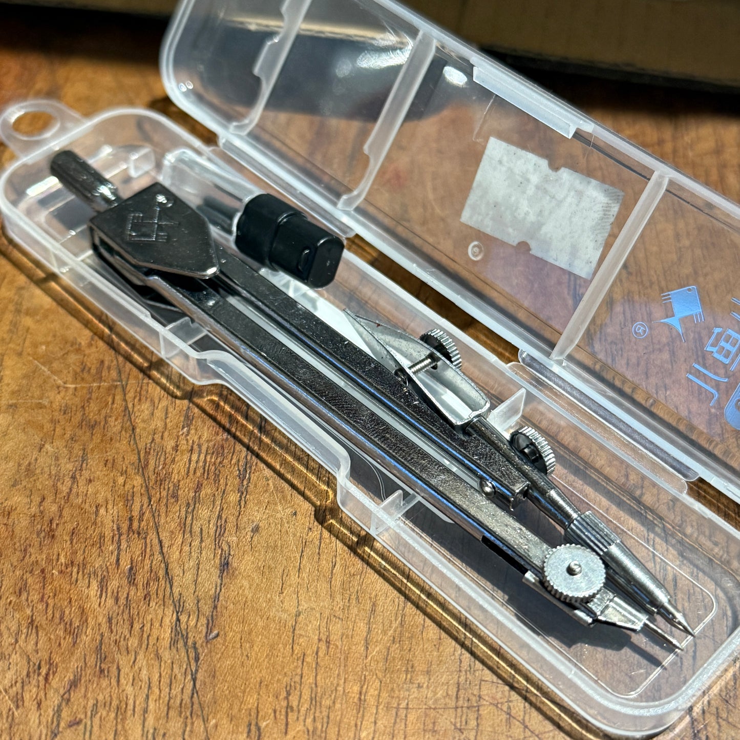 Compás Metálico Escolar con Clip para Lápiz | Aleación de Hierro para Dibujo y Exámenes