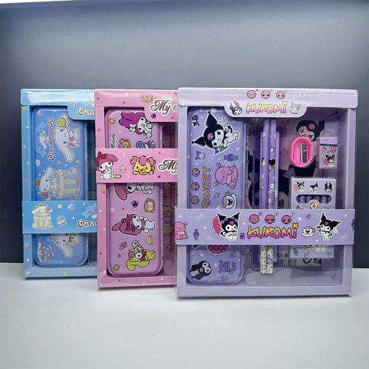 Combo Escolar De Kuromi Cartuchela Lapice Sacapunta Borrador Reglar y Lapice De Colores